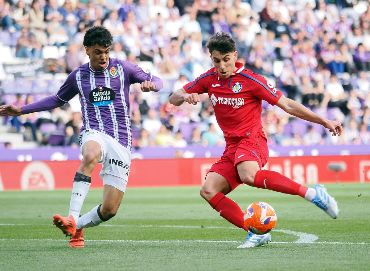 Ramon Terrats scores against Valladolid.